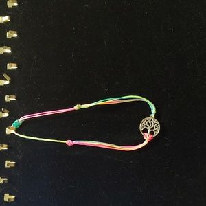 Adjustable bracelet